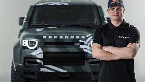 Defender Dakar D7X-R bandymai 