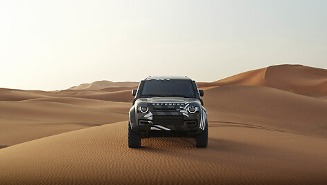 Defender Dakar D7X-R bandymai 