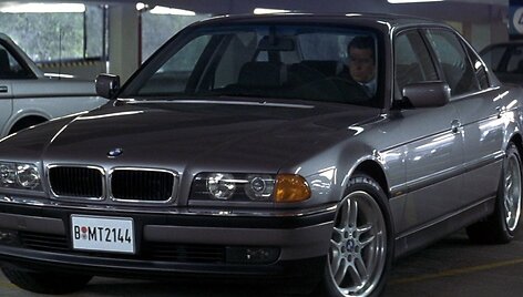 Džeimsas Bondas, BMW 7