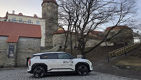 V.Miliaus kelionė elektromobiliu i&scaron; Vilniaus į Taliną