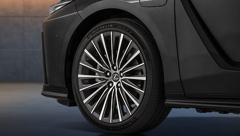 Lexus ES (2025)
