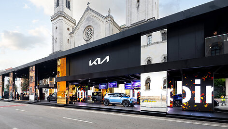 Sugrįžusi į &bdquo;IAA Mobility&ldquo; parodą &bdquo;Kia&ldquo; pirmą kartą europiečiams parodė visus savo elektromobilius 