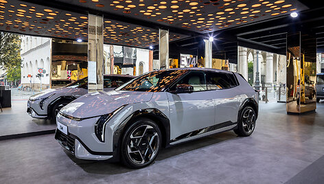 Sugrįžusi į &bdquo;IAA Mobility&ldquo; parodą &bdquo;Kia&ldquo; pirmą kartą europiečiams parodė visus savo elektromobilius 