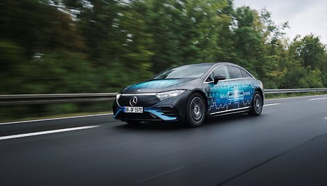 &bdquo;Mercedes-Benz&ldquo; elektromobilis su kietojo būvio baterija vienu įkrovimu nuvažiavo 1 205 kilometrus