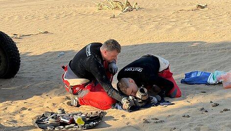 Ernestas Česokas ir Mindaugas Sidabras taiso motobagį GR10