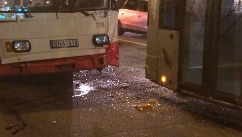Trijų troleibusų avarija Žirmūnuose