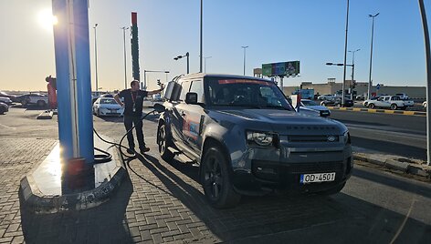 DEFENDER Saudo Arabijos degalinėje