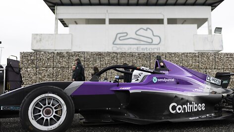 Lietuvis Markas &Scaron;ilkūnas ruo&scaron;iasi debiutui &bdquo;Formula 4&ldquo; lenktynėse