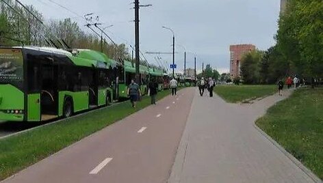 Sustojęs troleibusų eismas P. Luk&scaron;io gatvėje / Skaitytojų nuotr.