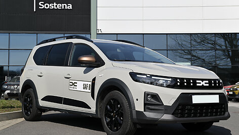 Dacia automobiliai ralio trasose atliks saugos funkciją