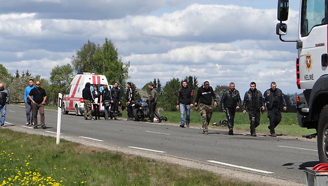 Skaitytojo reportažas: Kelmės rajone „Audi“ rėžėsi į motociklininkus