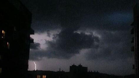 Žaibai ir stipri liūtis Vilniuje 2014 m. liepos 12 d. 