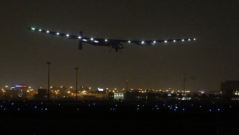 &bdquo;Solar Impulse 2&ldquo; Omano padangėje