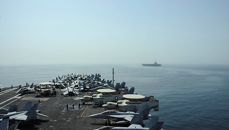 JAV karinis jūrų laivynas siunčia į Arabijos jūrą lėktuvnešį „USS Theodore Roosevelt“