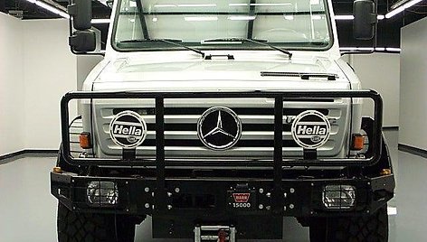 „Ebay“ galima įsigyti ypatingą Arnoldo Schwarzeneggerio visureigį – „Mercedes Benz Unimog“