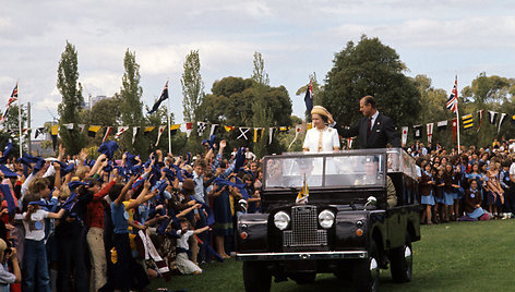 „Land Rover Defender“ – karalienės Elžbietos II mėgiamas automobilis