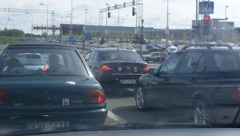 Stepo Babrausko automobilio vairuotojas pažeidžia taisykles 