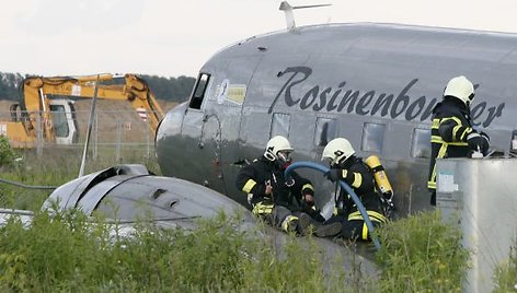 Antikvarinis ėktuvas ROSINENBOMBER po avarinio nusileidimo