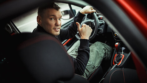 &Scaron;arūnas Jasikevičius vairuos &bdquo;Renault Clio RS Trophy&ldquo;