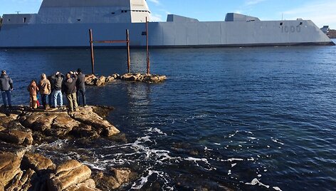 Moderniausias amerikiečių eskadrinis minininkas &bdquo;USS Zumwalt&ldquo; &ndash; nematomas radarams