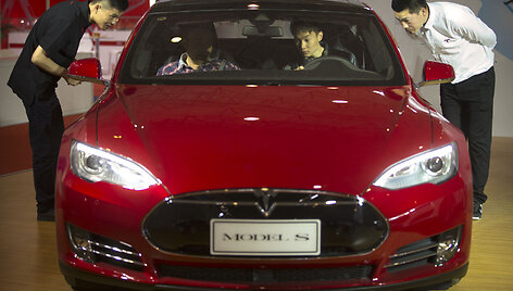 Atnaujintas sedanas &bdquo;Tesla Model S&ldquo;