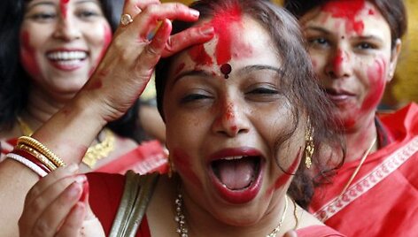Indija &scaron;venčia Durga Puja (Durgapūdžą).