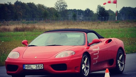 Važiavimas „Ferrari 360 Spider“ ir „Lamborghini Gallardo“ Kyviškių aerodrome