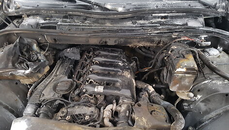 Taip BMW X5 atrodė po gaisro