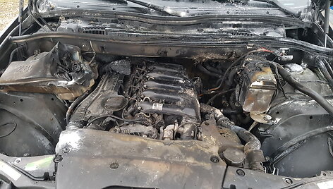 Taip BMW X5 atrodė po gaisro