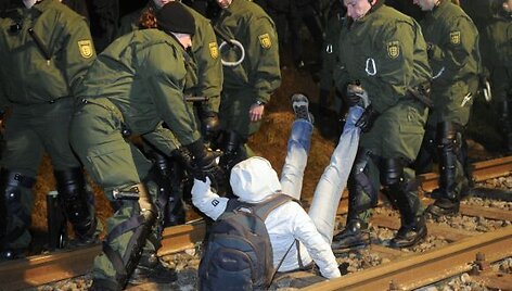 Žaliųjų protestas Vokietijoje prie&scaron; branduolinių atliekų gabenimą
