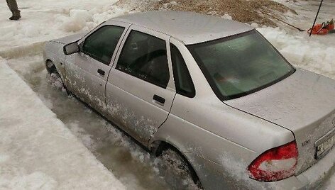 Lede  į&scaron;alusi &bdquo;Lada&ldquo;