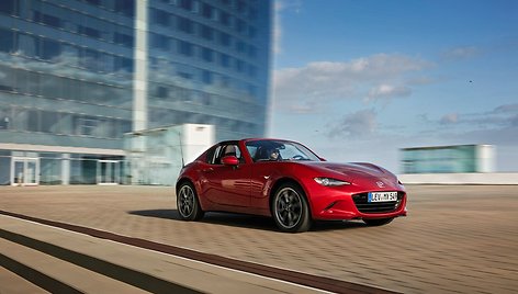 Rodsteris „Mazda MX-5 RF“ laimėjo prestižinį dizaino apdovanojimą „Red Dot“