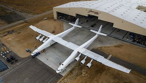 &bdquo;Stratolaunch&ldquo; varomas &scaron;e&scaron;iais, &bdquo;Boeing 747&ldquo; naudojamais Pratt & Whitney varikliais