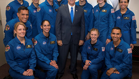 12 naujų NASA astronautų