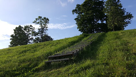 Bilionių piliakalnis