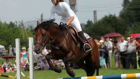 Pirmasis festivalis „Naisių vasara“ (2010)