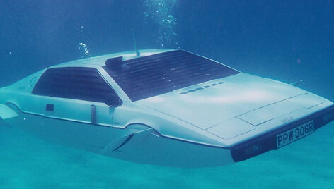 Baltas 1976 metų &bdquo;Lotus Esprit S1&ldquo;
