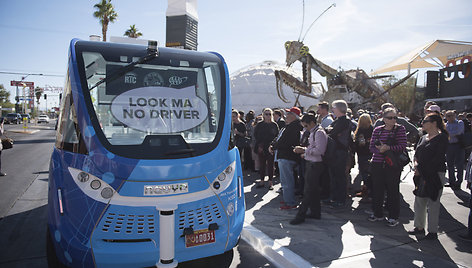 Prancūzijos kompanijos „Navya“ gamybos autobusiukas „Arma“ Las Vegase