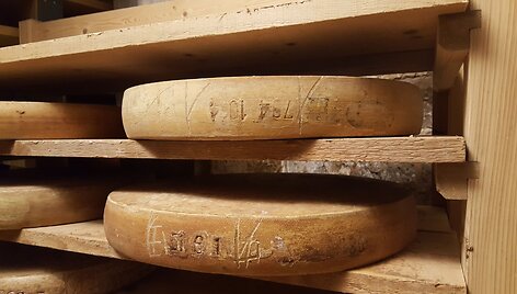 Sūrių &bdquo;Comte&ldquo; brandinimo cechas forte Saint Antoine