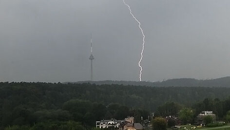 Žaibai vir&scaron; Vilniaus pirmadienio vakarą