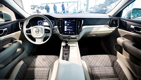 Naujasis &bdquo;Volvo V60&ldquo; universalas