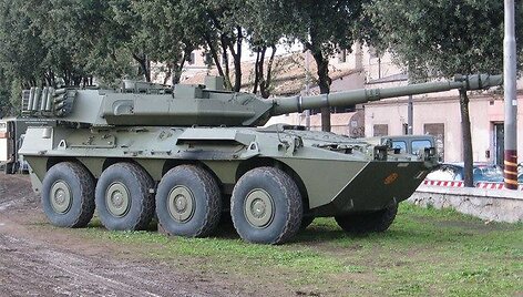 &bdquo;B1 Centauro&ldquo; nėra tankas, nes naudoja ratinę važiuoklę  &copy;Causa83 | commons.wikimedia.org