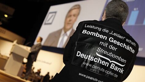 &bdquo;Deutsche Bank&ldquo; vadovui Josefui Ackermannui atsiųsta bomba