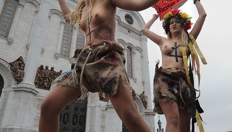 Nuogą „Femen“ protestą nutraukė Maskvos policija 