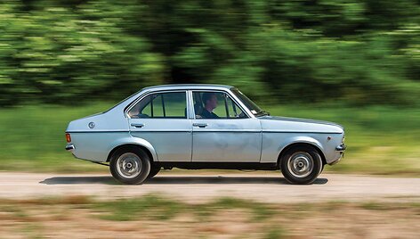 Popiežiaus Jono Pauliaus &bdquo;Ford Escort&ldquo;