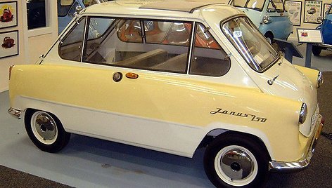 Ar greitai pažvelgę pasakytumėte, kurioje pusėje šio automobilio priekis? (The Bruce Weiner Microcar Museum, Wikimedia(CC BY 2.5)