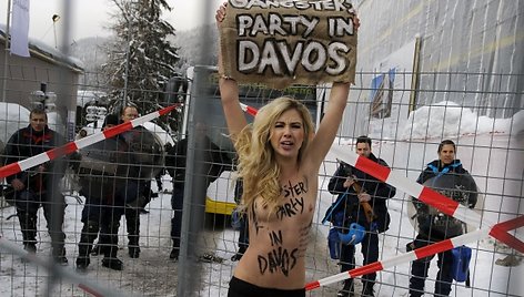 „Femen“ aktyvistės Davose