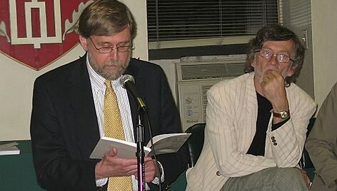 Poetai Jonas Zdanys (kairėje) ir Antanas A.Jonynas