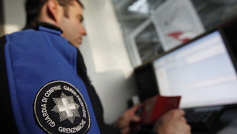 &Scaron;veicarijos sienos apsaugos tarnybos pareigūnas