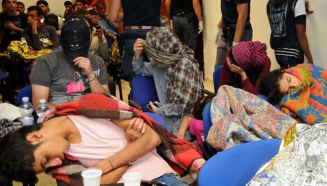 Prie Sicilijos krantų i&scaron;gelbėti nelegalūs migrantai